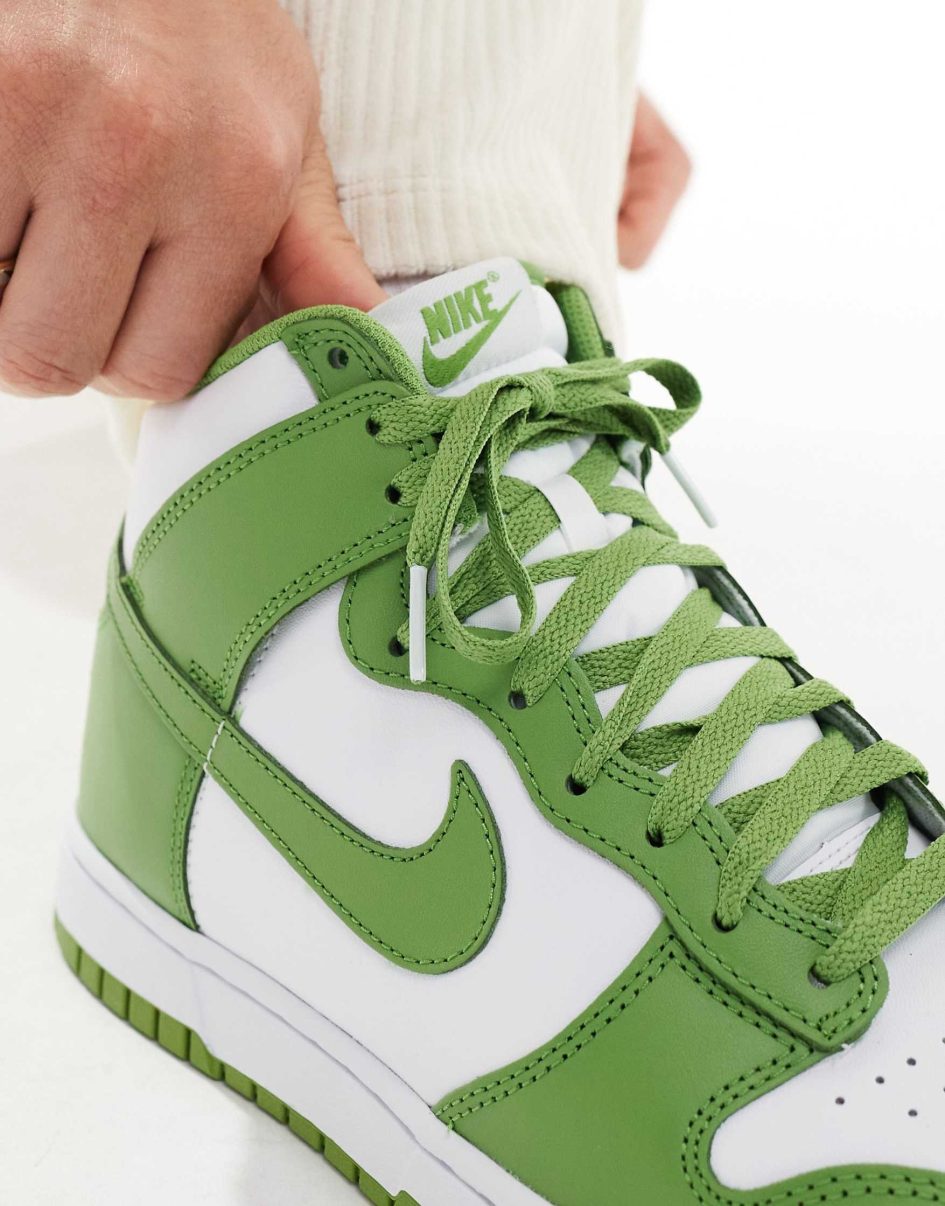 NIKE DUNK HI RETRO CHLOROPHYLL