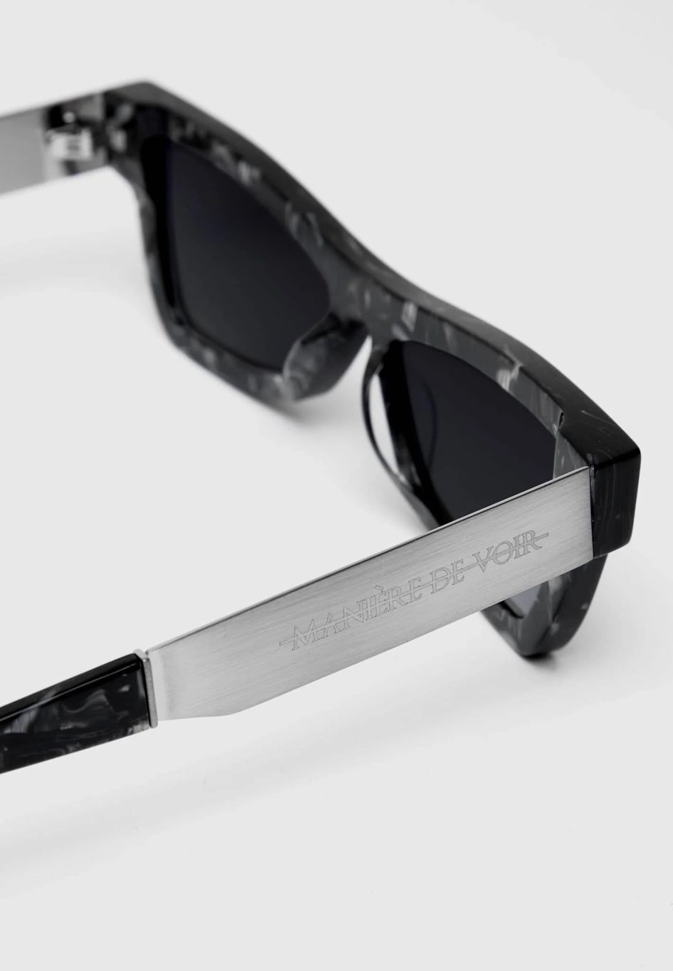 Maniere de voir Corsica sunglasses black marble