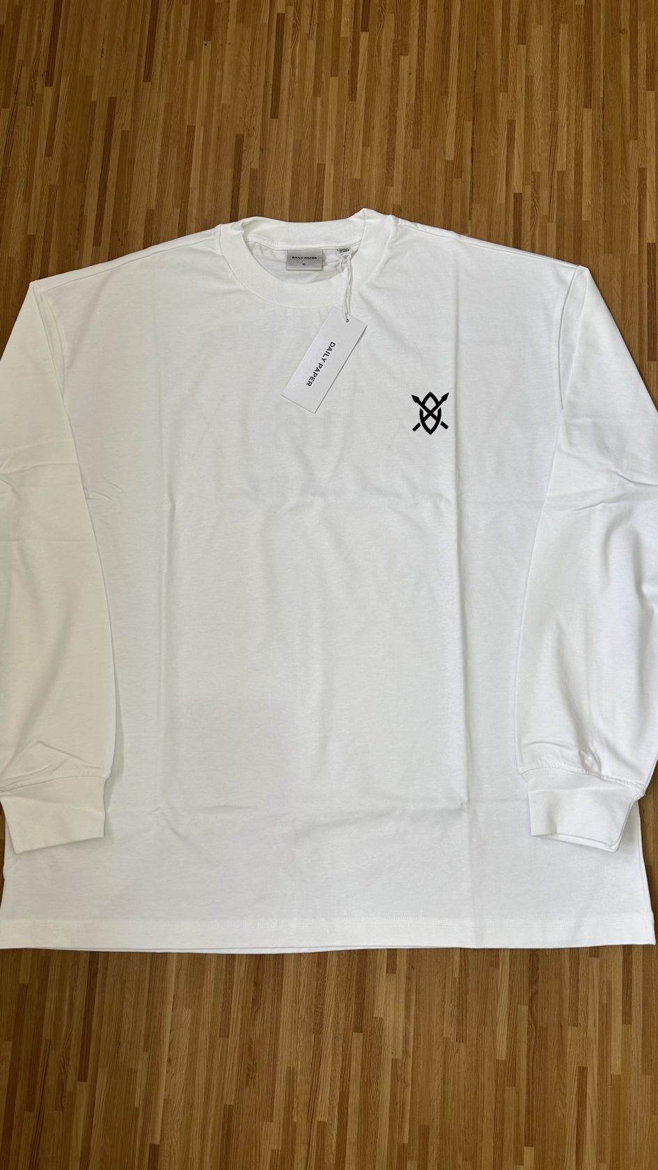 Daily paper London store tee Longsleeve