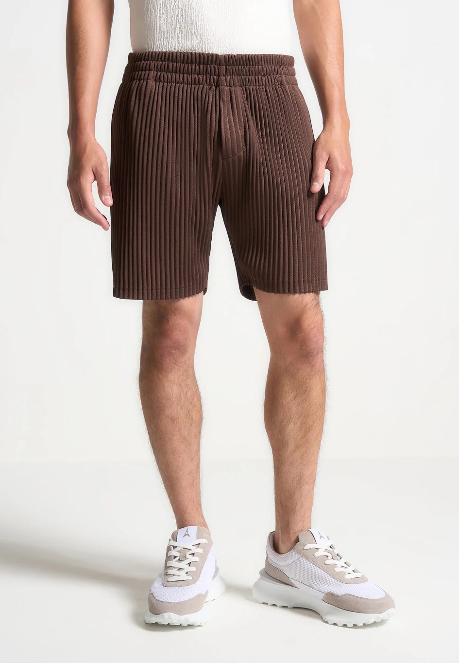 Manière De Voir Pleated Shorts - Brown