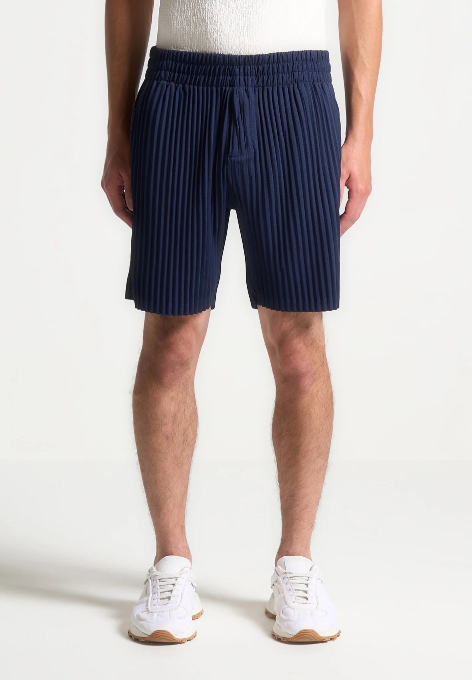 Manière De Voir Pleated Shorts - Navy