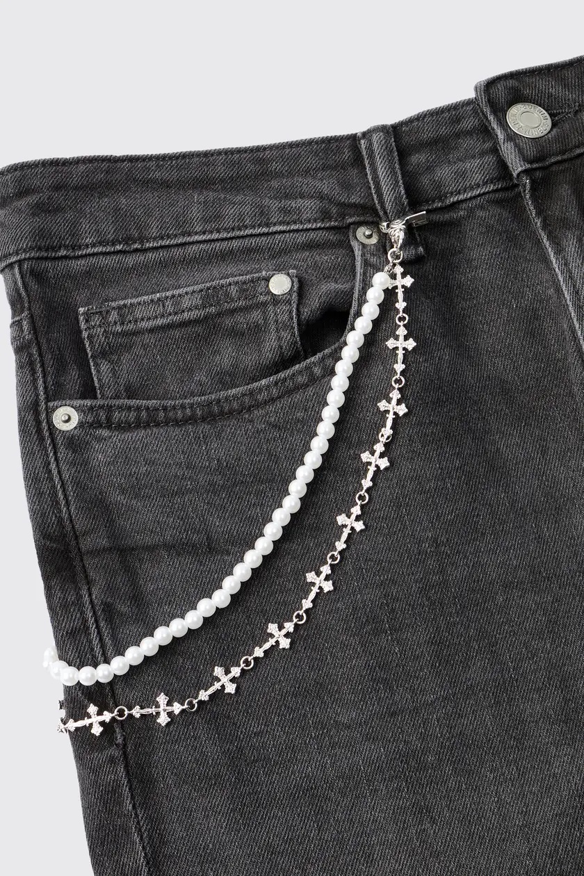 Boohooman Layered cross jeans chain